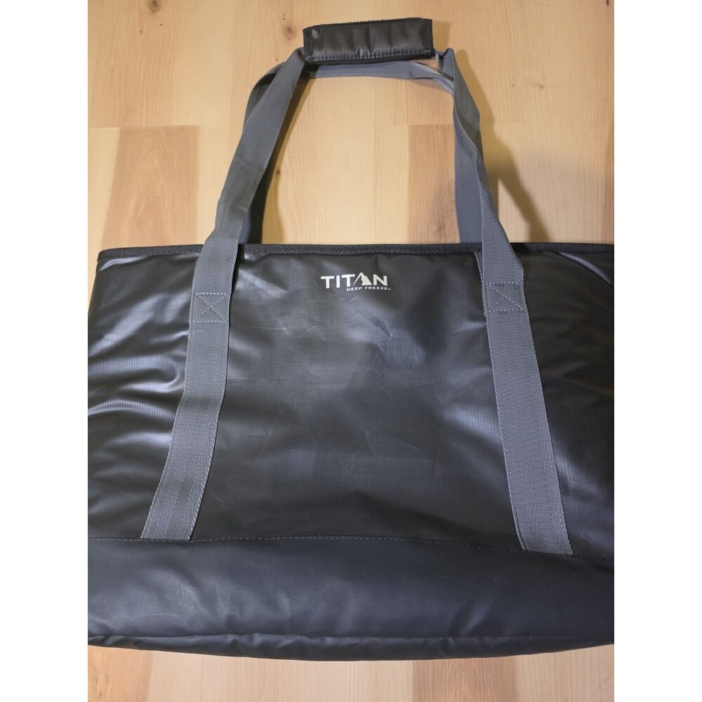 Titan Deep Freeze 30 Can Insulated Cooler Tote Bag Black Thermal Lined Camp Hike